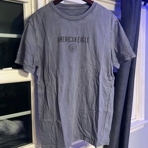american eagle size small tee